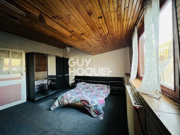 PROXIMITÉ CENTRE VILLE - MAISON À RÉNOVER AVEC JARDIN