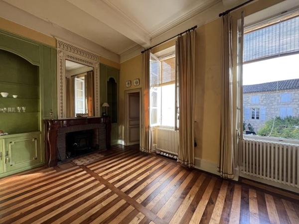 Maison à vendre |  Condom |  10 pièces | 285 m²