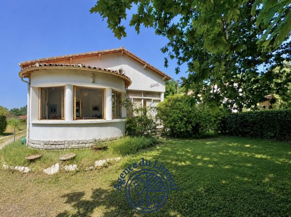 Maison
                                                                                                                                                                                                                                                                                                                        6 pièce(s)                                                                                                                                                                                                          5 chambre(s)                                                                                                                                                                                                          181  m²