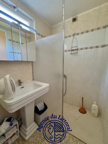 Maison
                                                                                                                                                                                                                                                                                                                        6 pièce(s)                                                                                                                                                                                                          5 chambre(s)                                                                                                                                                                                                          181  m²