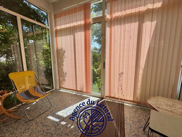 Maison
                                                                                                                                                                                                                                                                                                                        6 pièce(s)                                                                                                                                                                                                          5 chambre(s)                                                                                                                                                                                                          181  m²