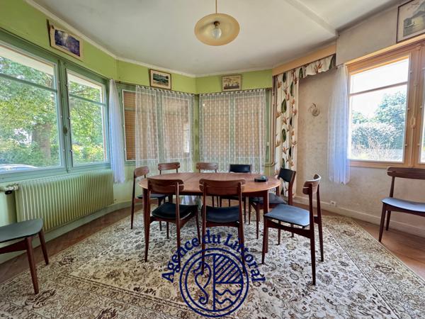 Maison
                                                                                                                                                                                                                                                                                                                        6 pièce(s)                                                                                                                                                                                                          5 chambre(s)                                                                                                                                                                                                          181  m²