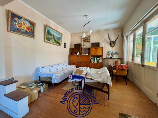 Maison
                                                                                                                                                                                                                                                                                                                        6 pièce(s)                                                                                                                                                                                                          5 chambre(s)                                                                                                                                                                                                          181  m²