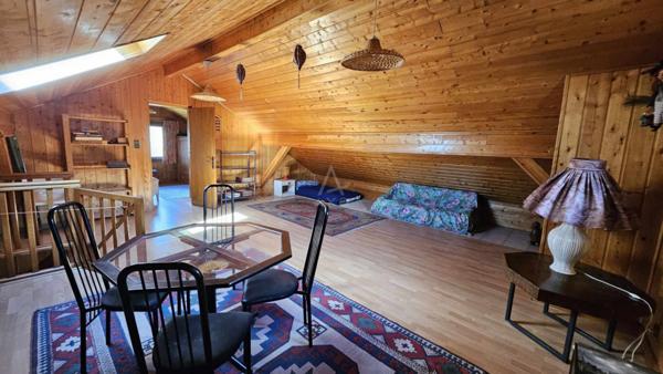 Maison de maître au cur d'Albertville  255 m² habitables, jardin clos, annexes  Prix : 575 000  FAI