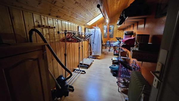 Maison de maître au cur d'Albertville  255 m² habitables, jardin clos, annexes  Prix : 575 000  FAI