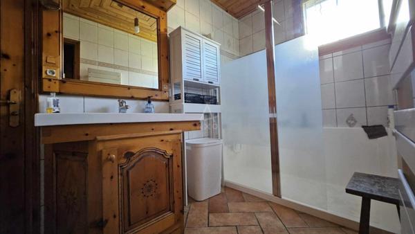 Maison de maître au cur d'Albertville  255 m² habitables, jardin clos, annexes  Prix : 575 000  FAI