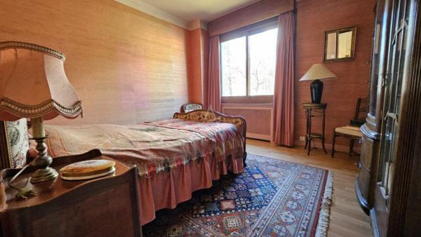 Maison de maître au cur d'Albertville  255 m² habitables, jardin clos, annexes  Prix : 575 000  FAI