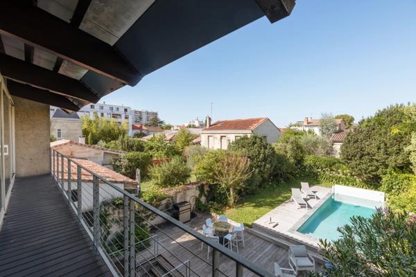 Parc Bordelais – Spacieuse maison familiale de 255m² avec garage et piscine