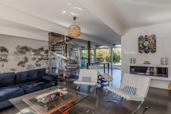 Parc Bordelais – Spacieuse maison familiale de 255m² avec garage et piscine