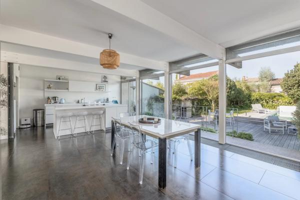 Parc Bordelais – Spacieuse maison familiale de 255m² avec garage et piscine