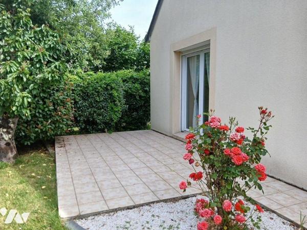 Dans un quartier pavillonnaire,  environnement calme, proche commodités, maison fonctionnelle e...