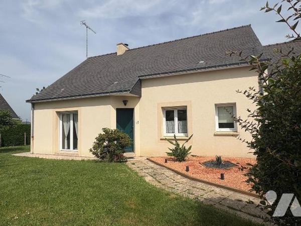 Dans un quartier pavillonnaire,  environnement calme, proche commodités, maison fonctionnelle e...