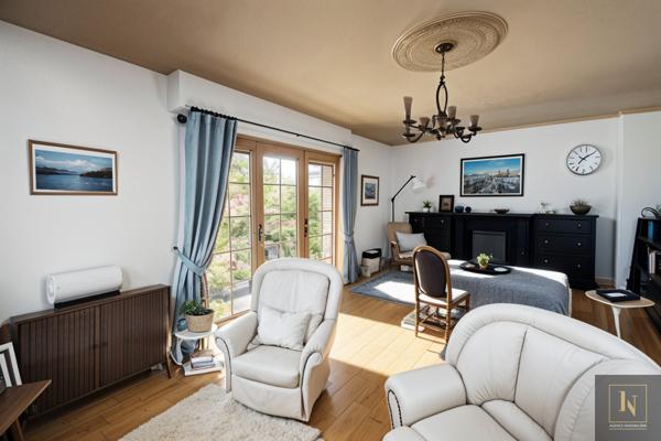 Maison
                                                                                                                                                                                                                                                                                                                        7 pièce(s)                                                                                                                                                                                                          5 chambre(s)                                                                                                                                                                                                          190  m²
