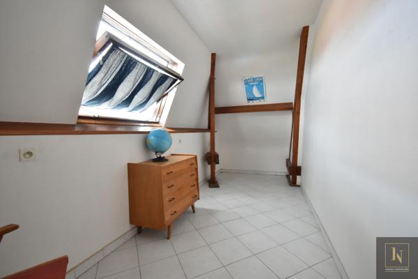 Maison
                                                                                                                                                                                                                                                                                                                        7 pièce(s)                                                                                                                                                                                                          5 chambre(s)                                                                                                                                                                                                          190  m²