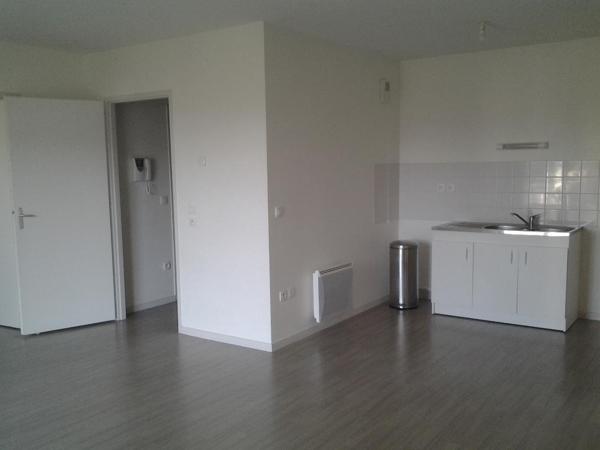 Appartement T3 Z.A.D., Z.I. Nord - 63.28 m2  155 000 Euros