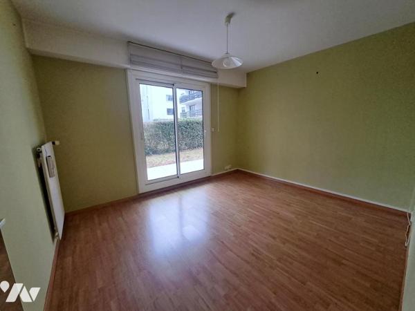 Quartier sud, apppartement de 105 m2 avec jardin terrasse cave et garage