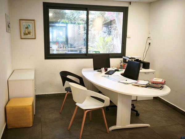 Fonds De Commerce à SAINT-PIERRE, 97410 - 3 pièces 103m²