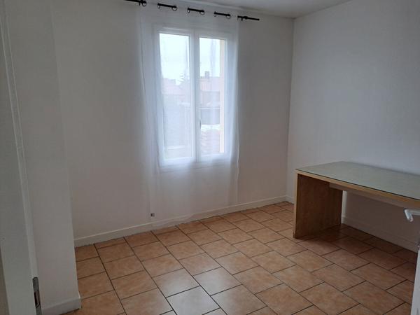 Rare à la location, maison avec 5 chambres de 119 m2 à Aytré
