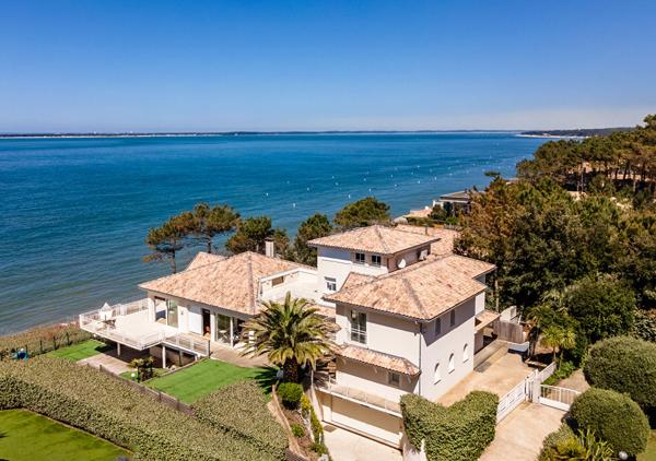 Immobilier de prestige à Bordeaux 			 33115 PYLA SUR MER 			PYLA-SUR-MER - Superbe Villa contemporaine en première ligne avec accès privé à la plage