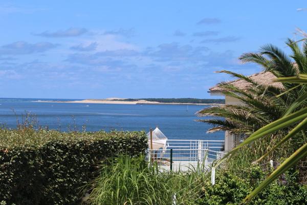 Immobilier de prestige à Bordeaux 			 33115 PYLA SUR MER 			PYLA-SUR-MER - Superbe Villa contemporaine en première ligne avec accès privé à la plage