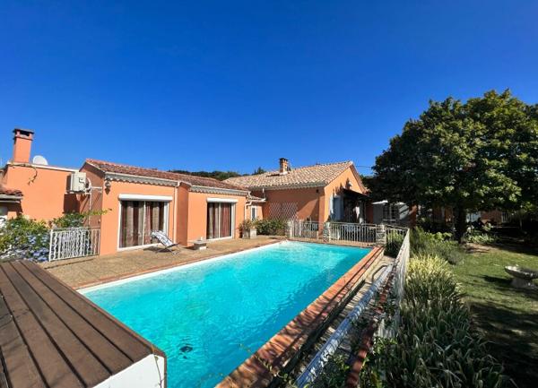 Maison à vendre    7 pièces •  Bollène