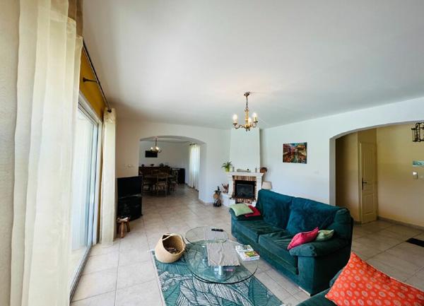 Maison à vendre    6 pièces • 152,54 m2 Mazan