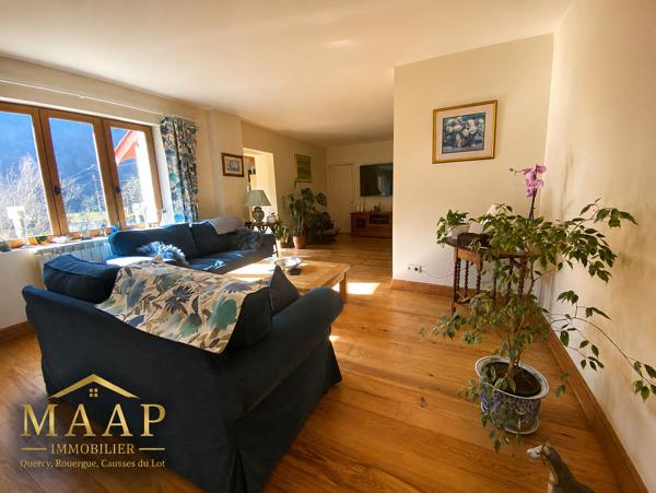 CAJARC – Maison entièrement rénovée - piscine couverte, grand garage 265 000 €