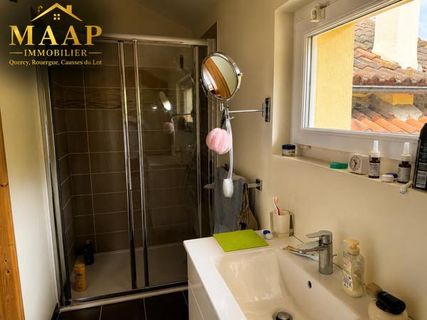 CAJARC – Maison entièrement rénovée - piscine couverte, grand garage 265 000 €