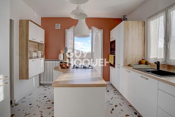 Proche A 43 et commerces, maison de 128 m2 à Nivolas Vermelle