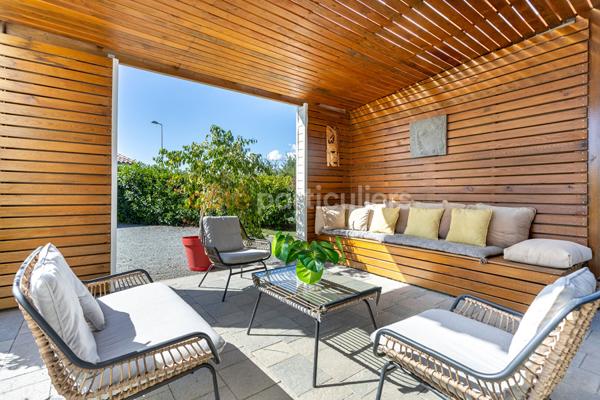 Vente
                Maison197 m² - 8 Pièces -
                    RIOM (63200)