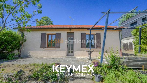 Vente
                Maison197 m² - 8 Pièces -
                    RIOM (63200)