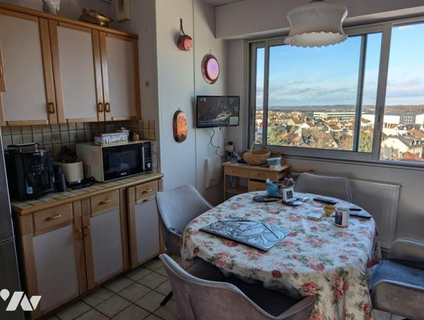 appartement F3 au 8éme étage