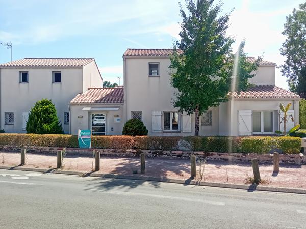 Challans - Médiathèque Local professionnel 98 m²