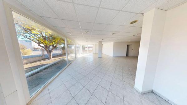 Frontignan (34110) Local Commercial à louer - 158 m²