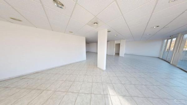 Frontignan (34110) Local Commercial à louer - 158 m²