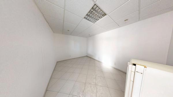 Frontignan (34110) Local Commercial à louer - 158 m²