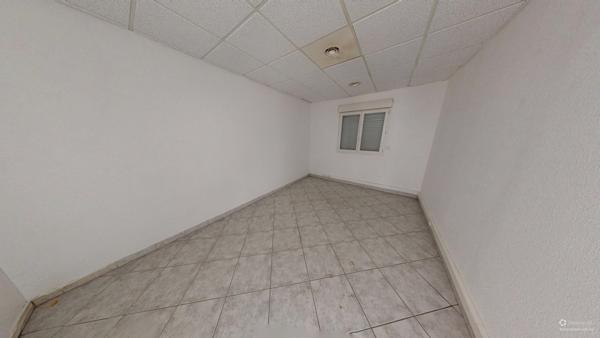 Frontignan (34110) Local Commercial à louer - 158 m²