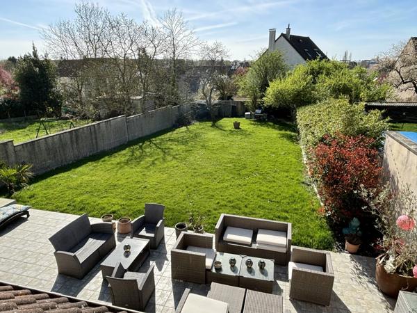 Maison familiale lumineuse située sur les hauteurs de Thorigny-sur-Marne.