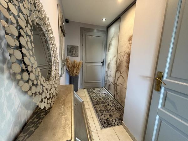 Maison familiale lumineuse située sur les hauteurs de Thorigny-sur-Marne.