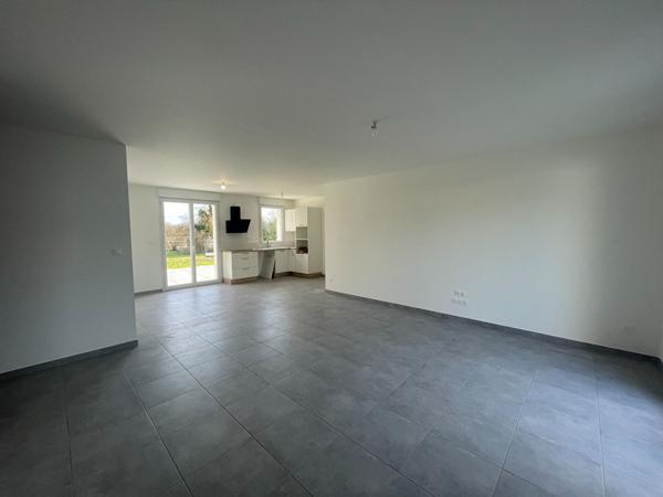 A LOUER - HERBIGNAC - Maison 4 pièces 136 m²