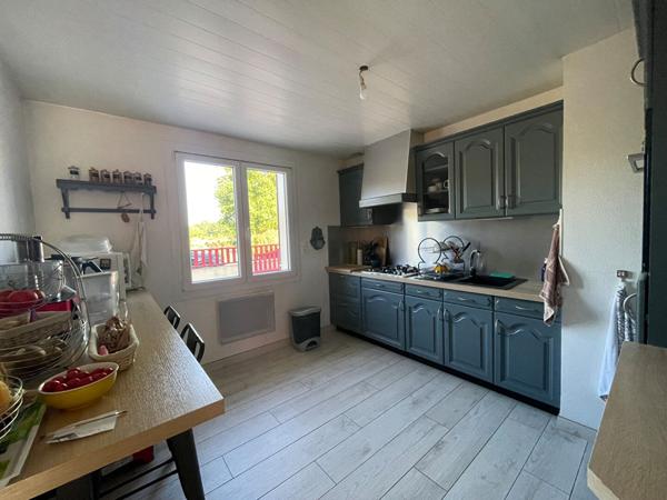 A LOUER - HERBIGNAC - Maison 4 pièces 136 m²