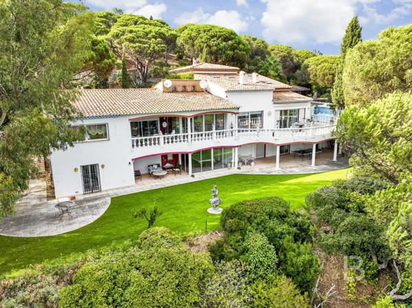 Villa provençale en pierre avec vue mer à Sainte-Maxime
