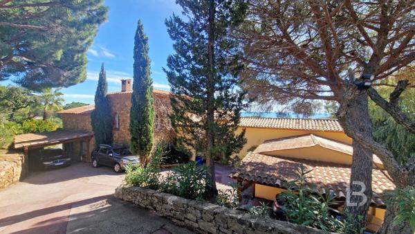 Villa provençale en pierre avec vue mer à Sainte-Maxime