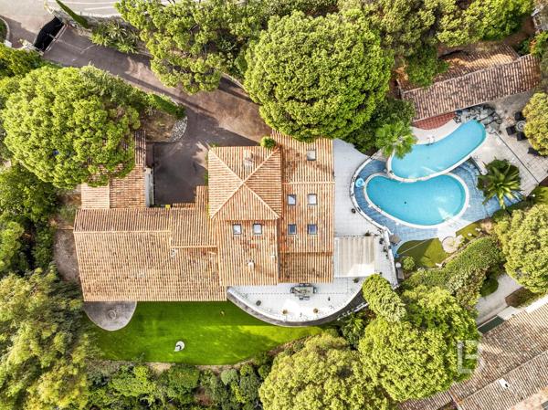 Villa provençale en pierre avec vue mer à Sainte-Maxime