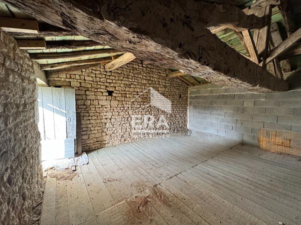 Maison en pierre rénovée à St Gelais