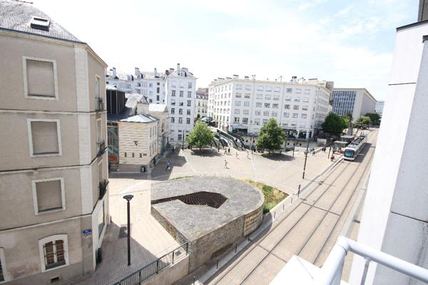 Nantes Centre-ville- T3 meublé avec 2 places de parking avec terrasse