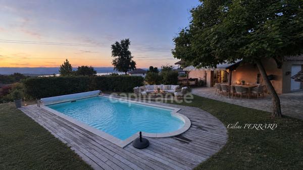 Maison SCIEZ (74), Maison 4 chambres avec piscine et vue lac - sous-sol, double garage, terrain, calme. Un cadre de vie très agréable !