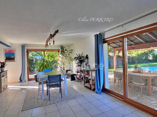 Maison SCIEZ (74), Maison 4 chambres avec piscine et vue lac - sous-sol, double garage, terrain, calme. Un cadre de vie très agréable !