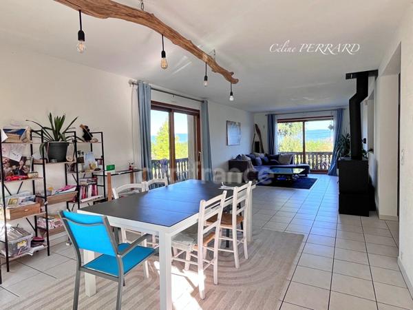 Maison SCIEZ (74), Maison 4 chambres avec piscine et vue lac - sous-sol, double garage, terrain, calme. Un cadre de vie très agréable !