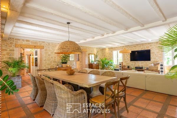 Maison de caractère, rivière en toile de fond